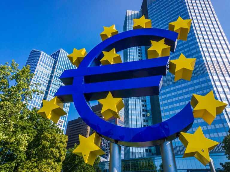 Euro dollar faces ongoing pressure amid escalating geopolitical tension